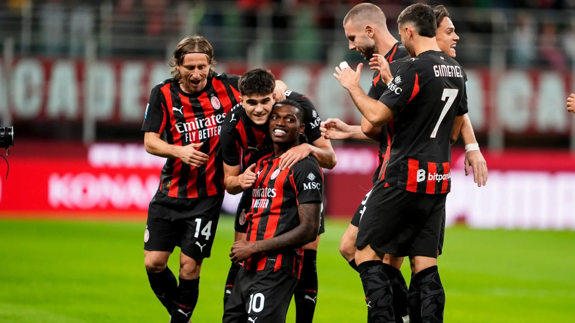 AC Milan gây thất vọng trên sân nhà